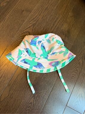 Tea Collection Reversible Baby Sun Hat | Aqua Stripes & Parrots/Birds EUC 12-24M